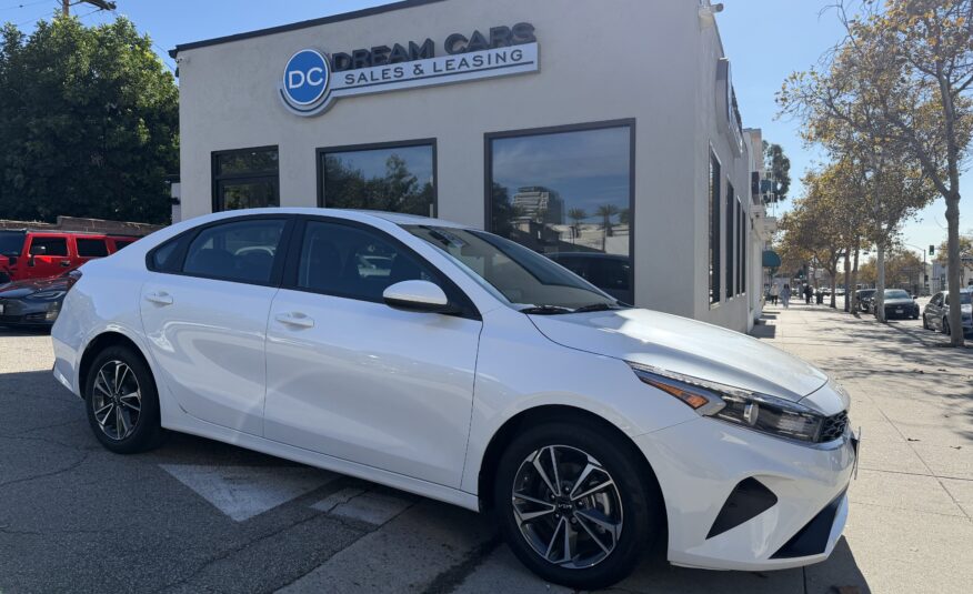 2024 Kia Forte LXS's photo