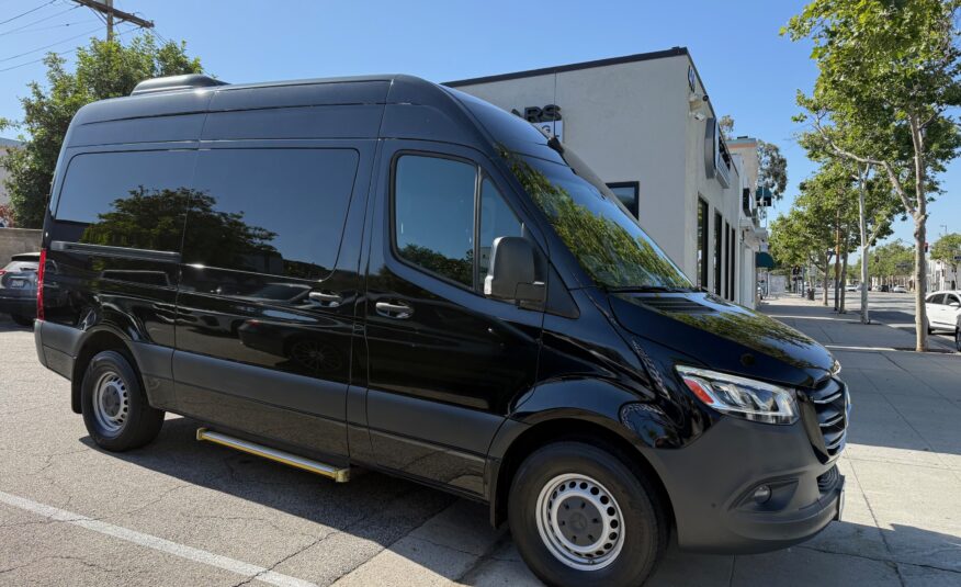 2022 Mercedes-Benz Sprinter 2500 144 WB 2.0D Standard Roof's photo