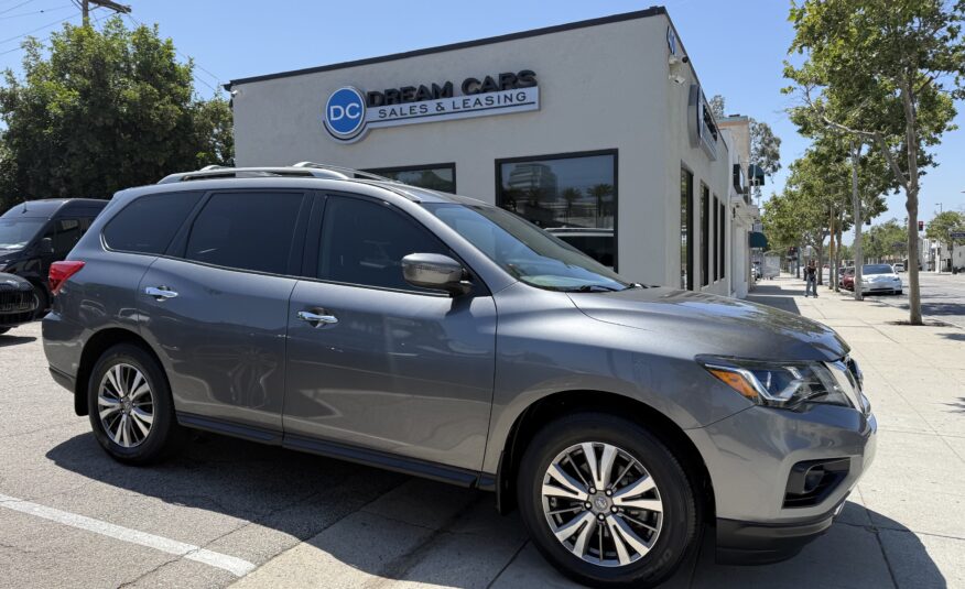 2018 Nissan Pathfinder S 2WD's photo