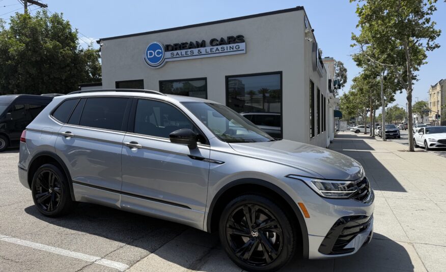 2023 Volkswagen Tiguan 2.0T SE R-Line Black's photo